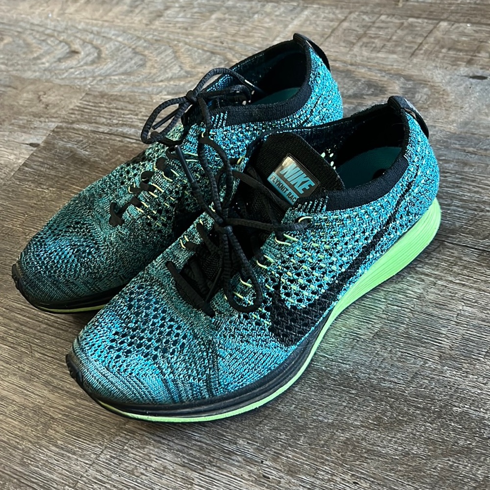Nike Flyknit Racer